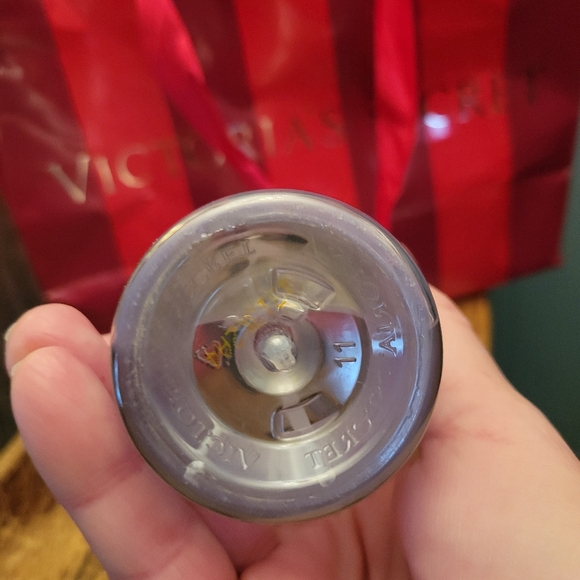 Victoria’s Secret love spell starlit body mist - Picture 3 of 6